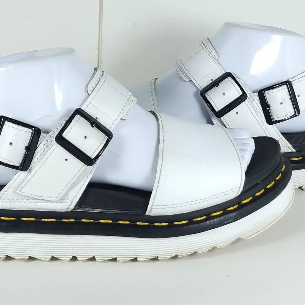 Dr Martens Voss Women's US7 White Hydro Leather Buckle Platform Sandals Shoes - Picture 16 of 16